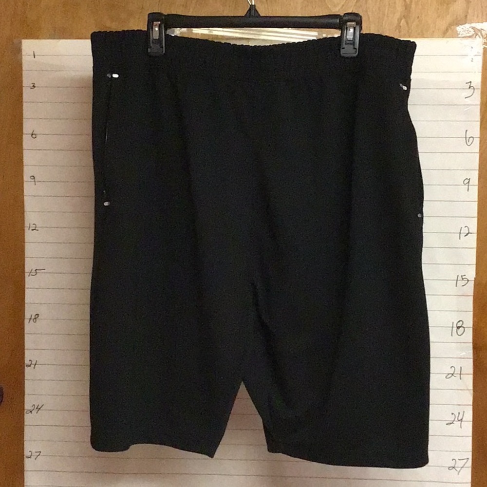 FOUR CAST  women’s plus size shorts sz XXL  black